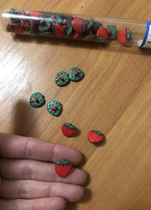 Ґудзики полунички дитячі ґудзики