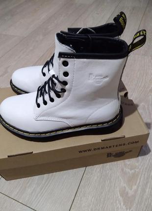 Женские зимние ботинки dr.martens  1460