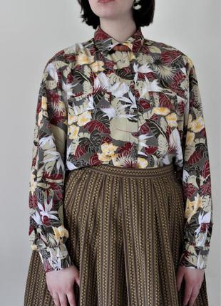 Вінтажна сорочка з принтом в екзотичні квіти. 80-і роки.1 фото