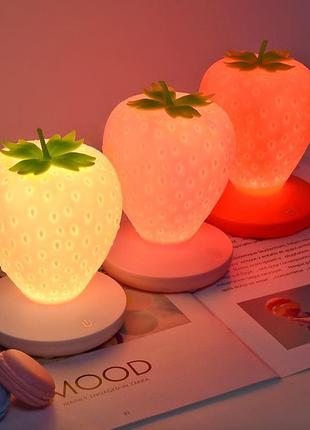 Силіконовий led світильник-нічник полуниця. червоний2 фото