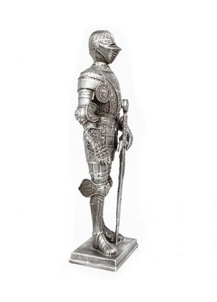 Фигурка статуэтка на подарок из полистоуна рыцарь с мечом высота 32.5 см4 фото