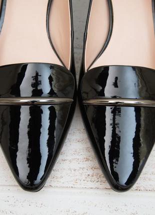 Стильні жіночі лакові туфлі невисокий каблук vasari черные 855d-17-13 фото