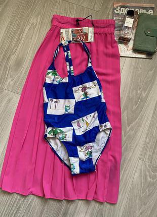 Яркий купальник speedo