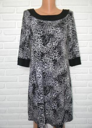 Платье с принтом wallis