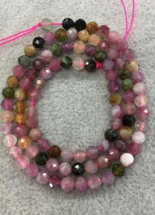 Намистини на нитці натуральний камінь турмалін