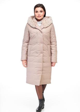 Жіноче зимове пальто на синтепухе нижче коліна з хутром і капюшоном колір мокко від 48 до 62 великі розміри
