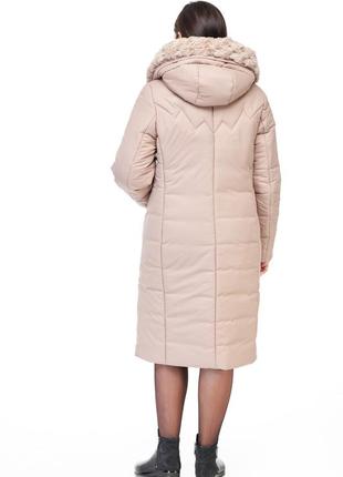Женское зимнее пальто на синтепухе ниже колена с мехом и капюшоном цвет мокко от 48 до 62 большие размеры7 фото