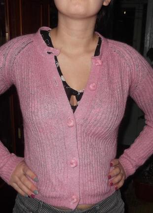 Розовая кофта