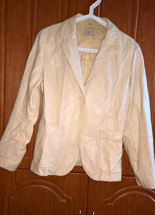 Классический кожаный пиджак...цена-200грн