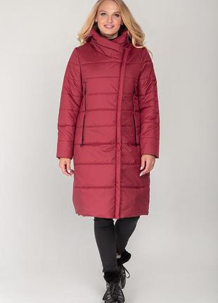 Красное женское пальто из плащевки на силиконе, большого размера от 46 до 56