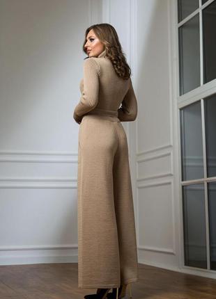 Бежевый женский шерстяной костюм с расклешенными брюками, размер  оверсайз 44-502 фото