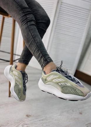 Adidas yeezy 700 v3  женские кроссовки ♦️ адидас изи буст рефлективные