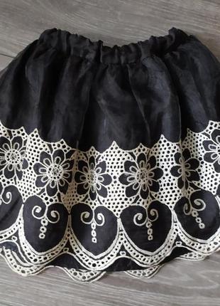 Спідниця стильна, нарядна. стан супер! вік до 5-8 років