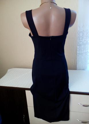 Спокуслива сукня міді із вирізом4 фото