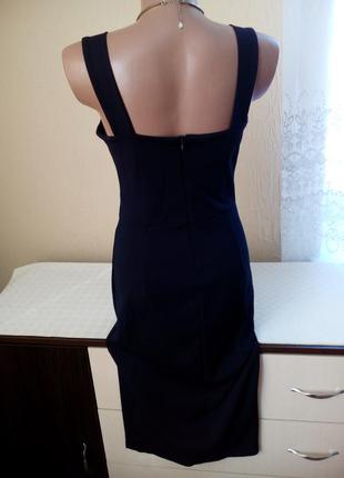 Спокуслива сукня міді із вирізом5 фото