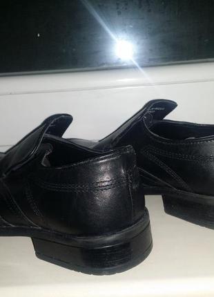 Чорні осінні туфлі з натуральної шкіри debenhams5 фото