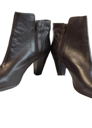 Чоботи жіночі демісезонні чоботи шкіряні коричневі jones bootmaker (розмір 40)