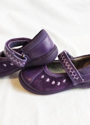 Туфли детские кожаные фиолетовые clarks first shoes (размер 20, clarks 4-f)4 фото