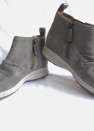 Ботинки женские челси демисезонные серые нубук clarks (размер 36,5 (uk4d, eu37))
