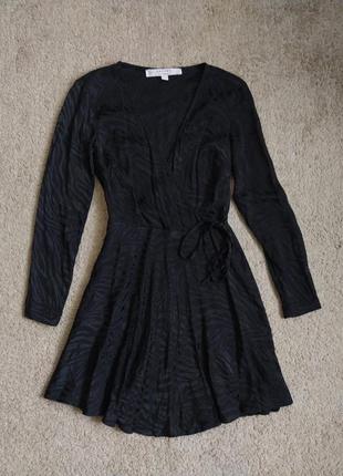 Шикарное платье с имитацией запаха 100%вискоза miss selfridge