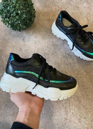 Кросівки - чорні з райдужной полоскою