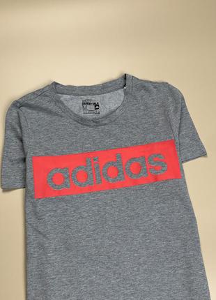 Женская красивая футболка adidas3 фото