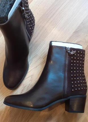 Tahari, оригинал, демисезонные ботинки, удобный маленький каблук, р. 36, куплены в америке1 фото