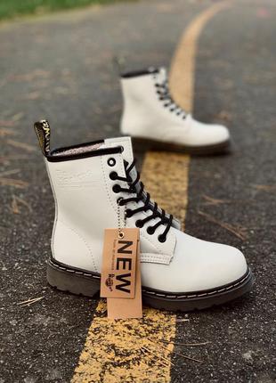 Женские зимние кожаные ботинки на меху белые dr. martens 1460🆕 др мартинс2 фото