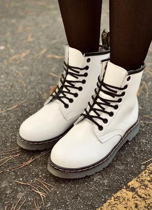 Женские зимние кожаные ботинки на меху белые dr. martens 1460🆕 др мартинс1 фото