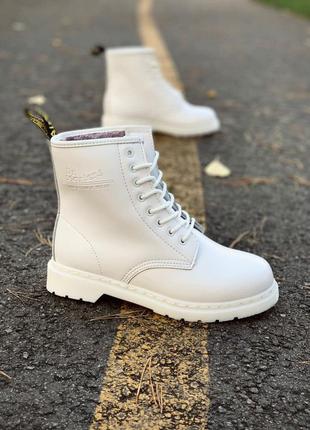 Женские зимние кожаные ботинки на меху белые dr. martens 1460🆕 др мартинс4 фото