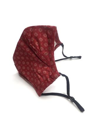 Тканевая маска для лица многоразовая хлопковая красного цвета в мелкий рисунок (испанский бренд)