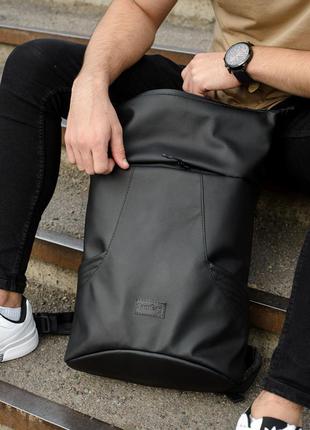 Чоловічий чорний рюкзак роллтоп міський, для поїздок, повсякденний рол еко-шкіра (якісний кожзам)10 фото