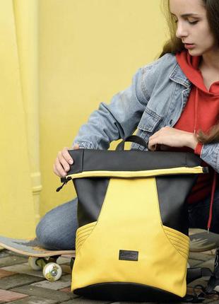 Місткий жіночий рюкзак роллтоп з еко-шкіри міський, для поїздок, ноутбука, чорний-жовтий10 фото