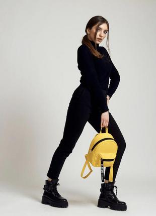 Стильний маленький жіночий жовтий міні рюкзак міський, повсякденний матова еко-шкіра3 фото