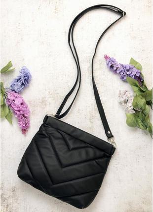 Модна жіноча чорна сумка крос-боді з довгим ремінцем через плече матова еко-шкіра