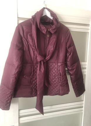 Стильна пухова куртка m