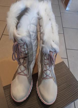 Зимові чоботи відомої фірми