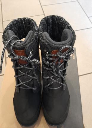 Женские зимние ботинки