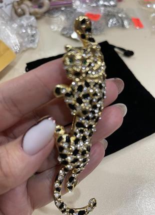 Шикарна брошка леопард