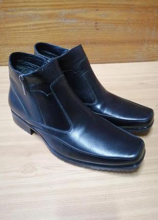 Ботинки кожанные черные, молнии, размер 40