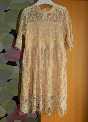 Элегантное кружевное платье 120 р.