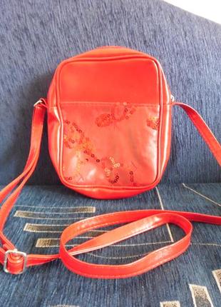 Червона сумочка