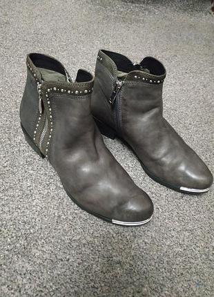 Брендові жіночі шкіряні чоботи