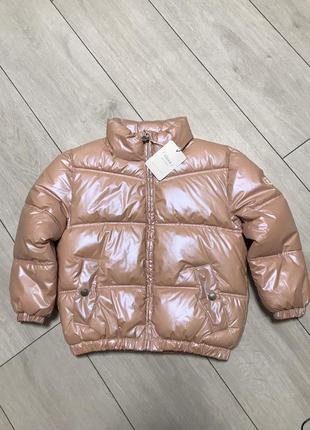 Зимняя куртка персикового цвета