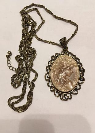 Камея вінтаж підвіска на ланцюжку