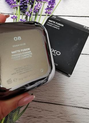 Матуюча пудра kiko milano matte fusion pressed powder6 фото