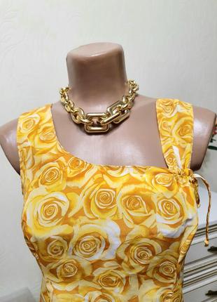Жёлтое платье сарафан в розы4 фото