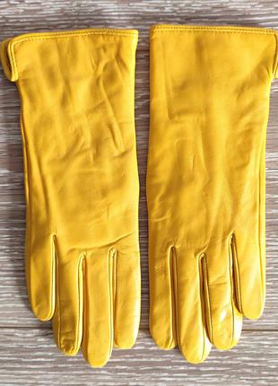 Перчатки женские кожаные на шерсти ярко желтый цвет с распоркой2 фото