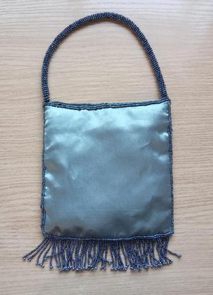 Миленькая нарядная сумочка вышивка бисером3 фото