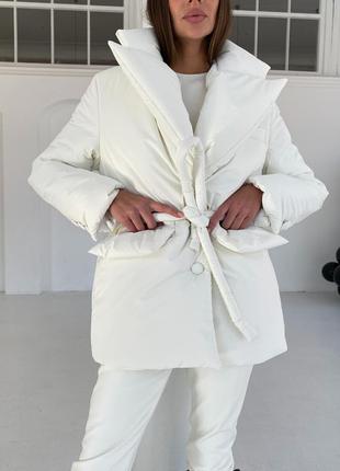 Дута куртка объемного покрою під пояс у пиджачном стилі8 фото